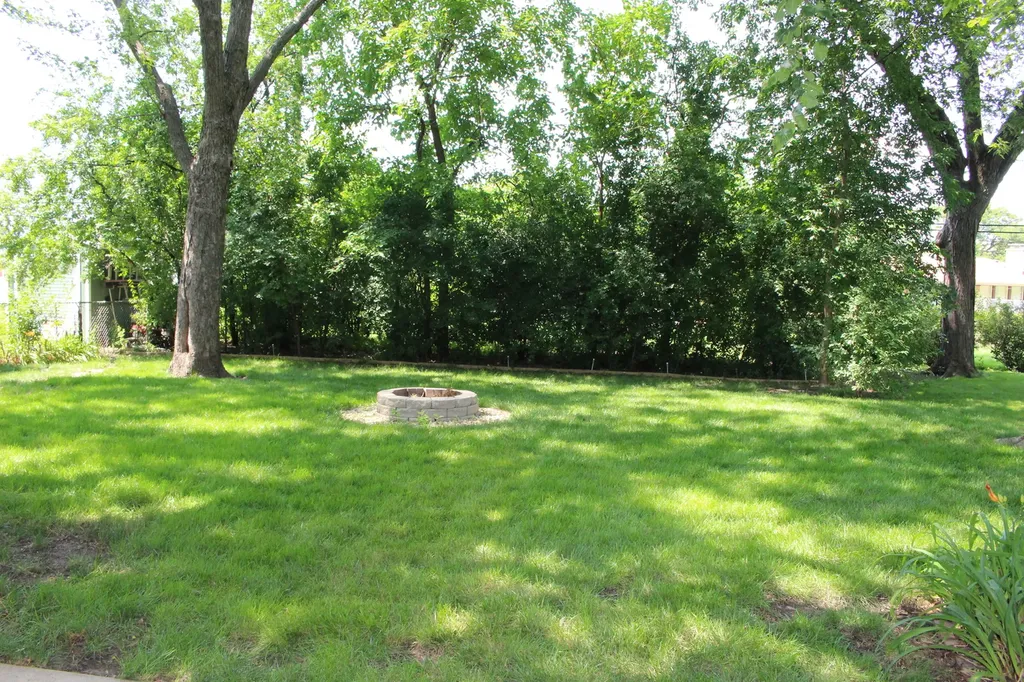 415 East Atwater Avenue Elmhurst IL 60126