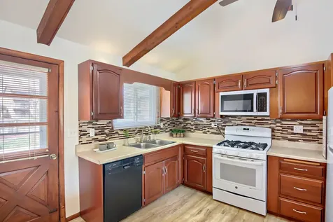2356 183RD Place Lansing IL 60438