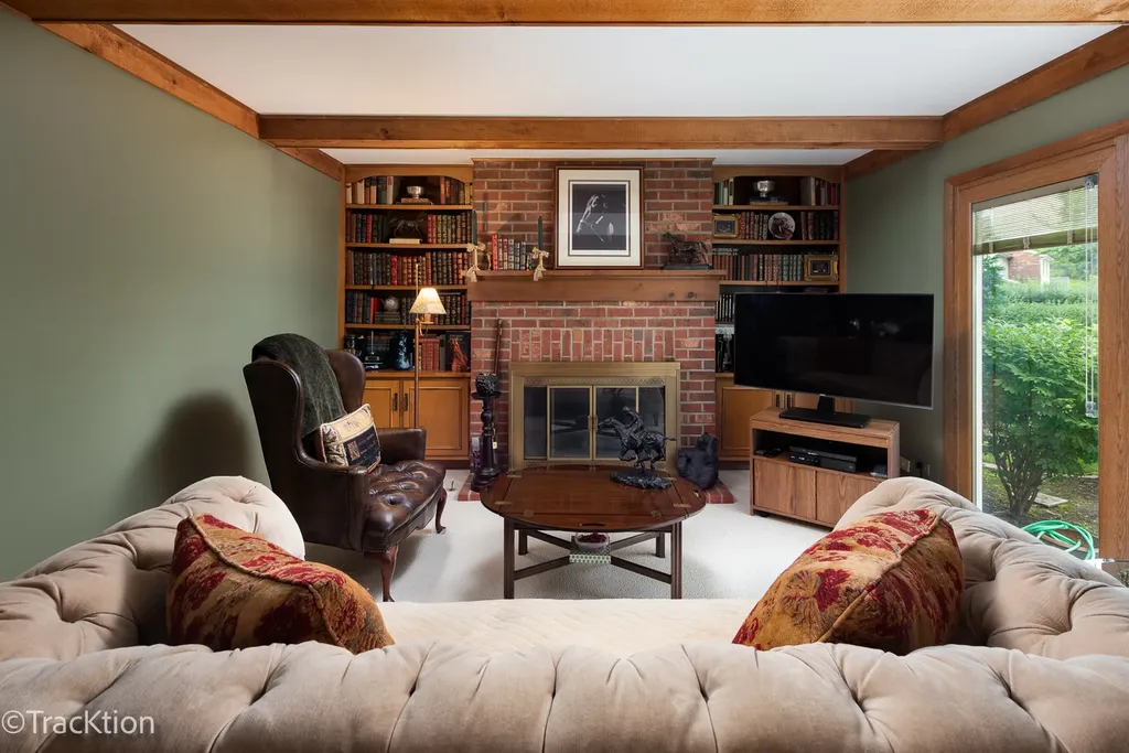 1229 West Bauer Road Naperville IL 60563