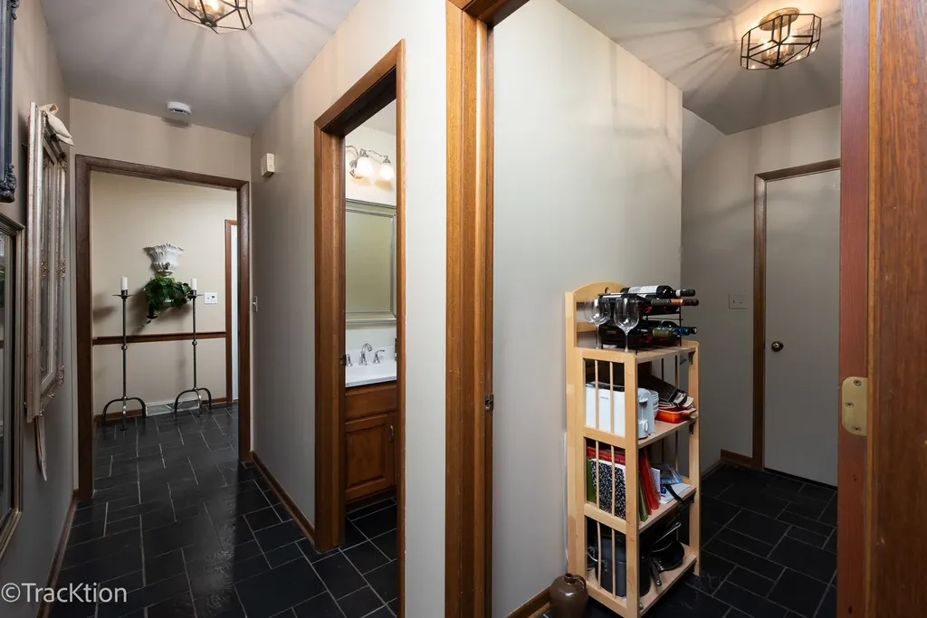 1229 West Bauer Road Naperville IL 60563