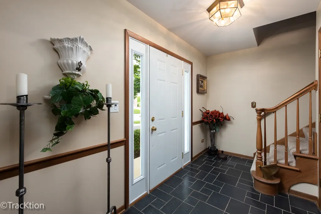1229 West Bauer Road Naperville IL 60563