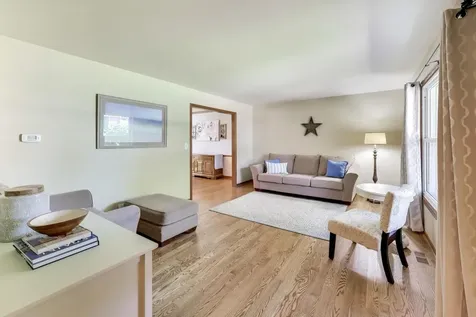 207 Mainsail Drive Third Lake IL 60030