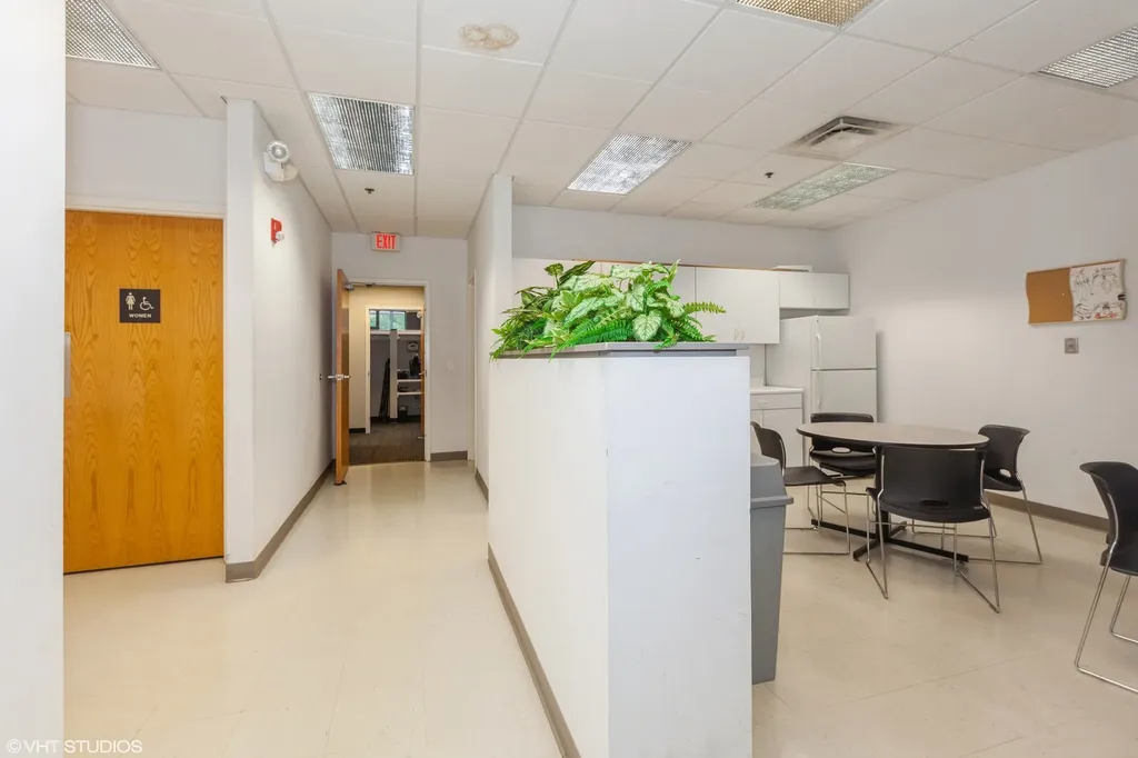 4906 South Main Street Lisle IL 60532