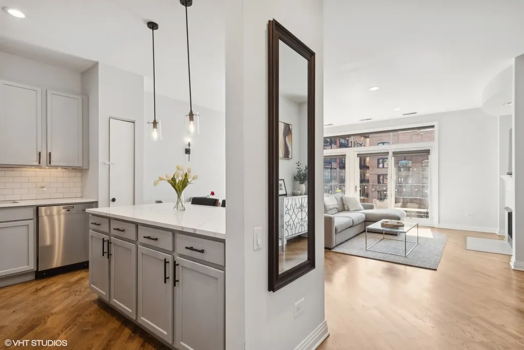 560 West Fulton Street Chicago IL 60661