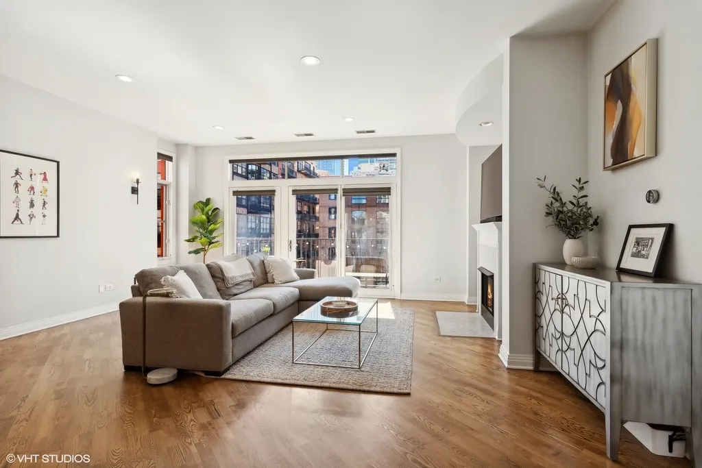 560 West Fulton Street Chicago IL 60661