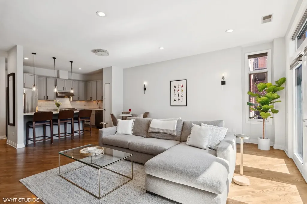 560 West Fulton Street Chicago IL 60661