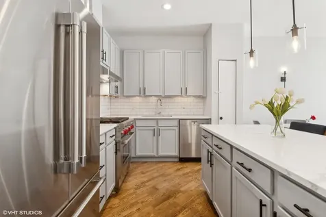 560 West Fulton Street Chicago IL 60661