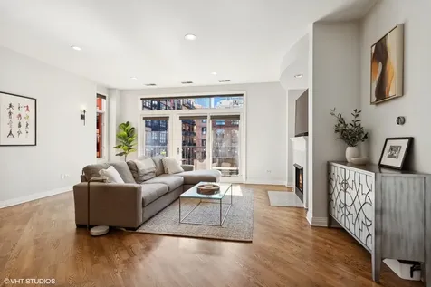 560 West Fulton Street Chicago IL 60661