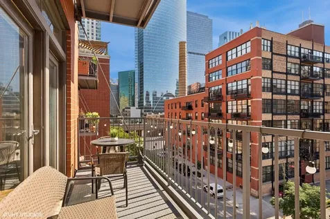 560 West Fulton Street Chicago IL 60661