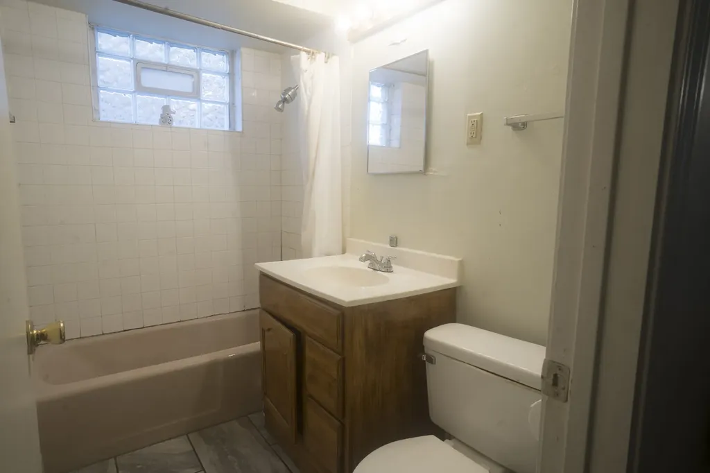 2052 135TH Place Blue Island IL 60406