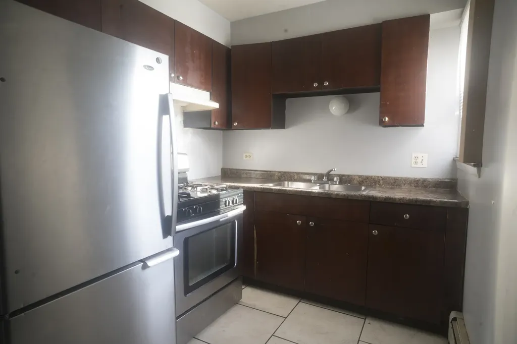 2052 135TH Place Blue Island IL 60406