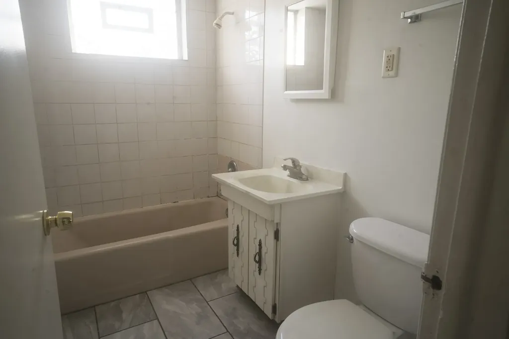 2052 135TH Place Blue Island IL 60406