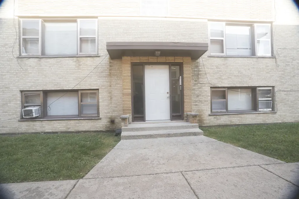 2052 135TH Place Blue Island IL 60406