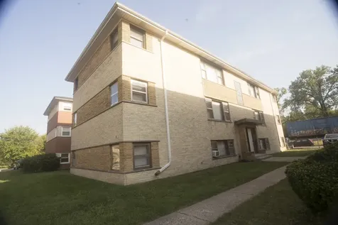 2052 135TH Place Blue Island IL 60406