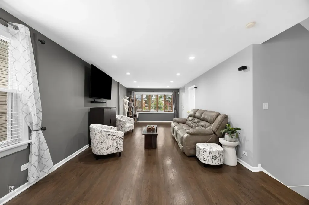 5811 West Patterson Avenue Chicago IL 60634