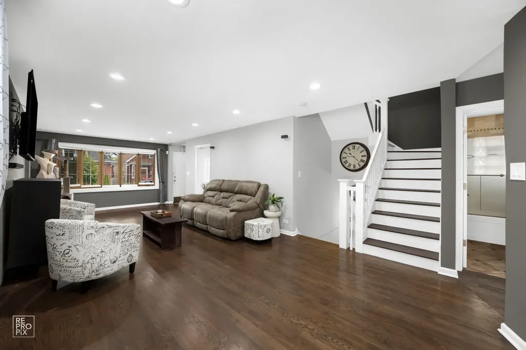 5811 West Patterson Avenue Chicago IL 60634