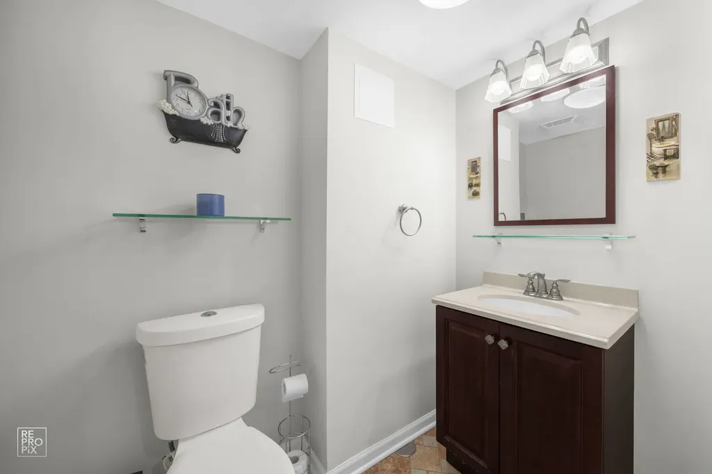 5811 West Patterson Avenue Chicago IL 60634