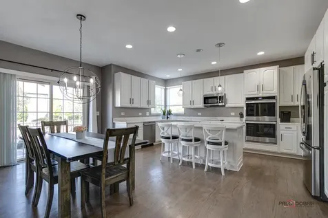 7404 Brentwood Lane Gurnee IL 60031