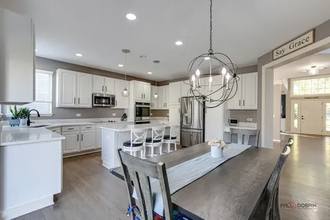 7404 Brentwood Lane Gurnee IL 60031