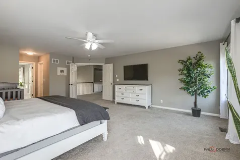 7404 Brentwood Lane Gurnee IL 60031