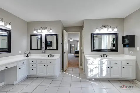 7404 Brentwood Lane Gurnee IL 60031