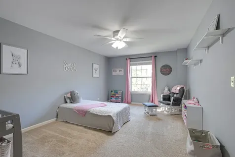 7404 Brentwood Lane Gurnee IL 60031