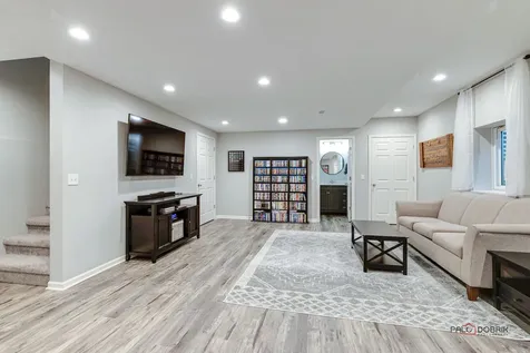 7404 Brentwood Lane Gurnee IL 60031