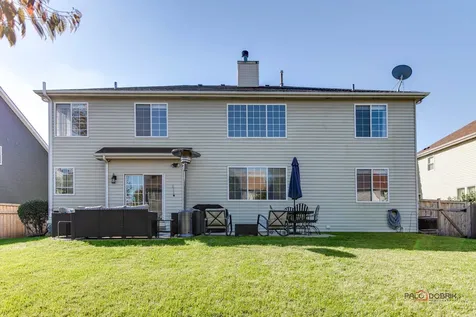 7404 Brentwood Lane Gurnee IL 60031