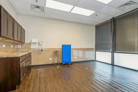 4815 West 95th Street Oak Lawn IL 60453