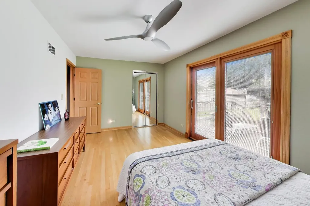 1233 Degener Avenue Elmhurst IL 60126