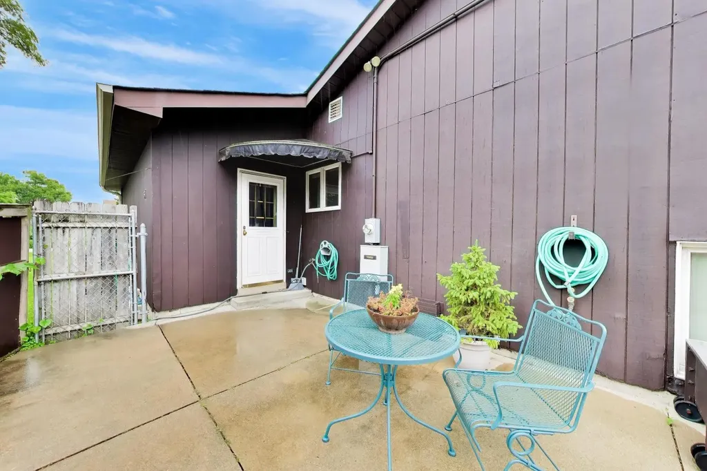 1233 Degener Avenue Elmhurst IL 60126