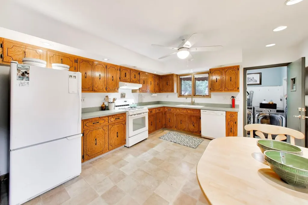 1233 Degener Avenue Elmhurst IL 60126
