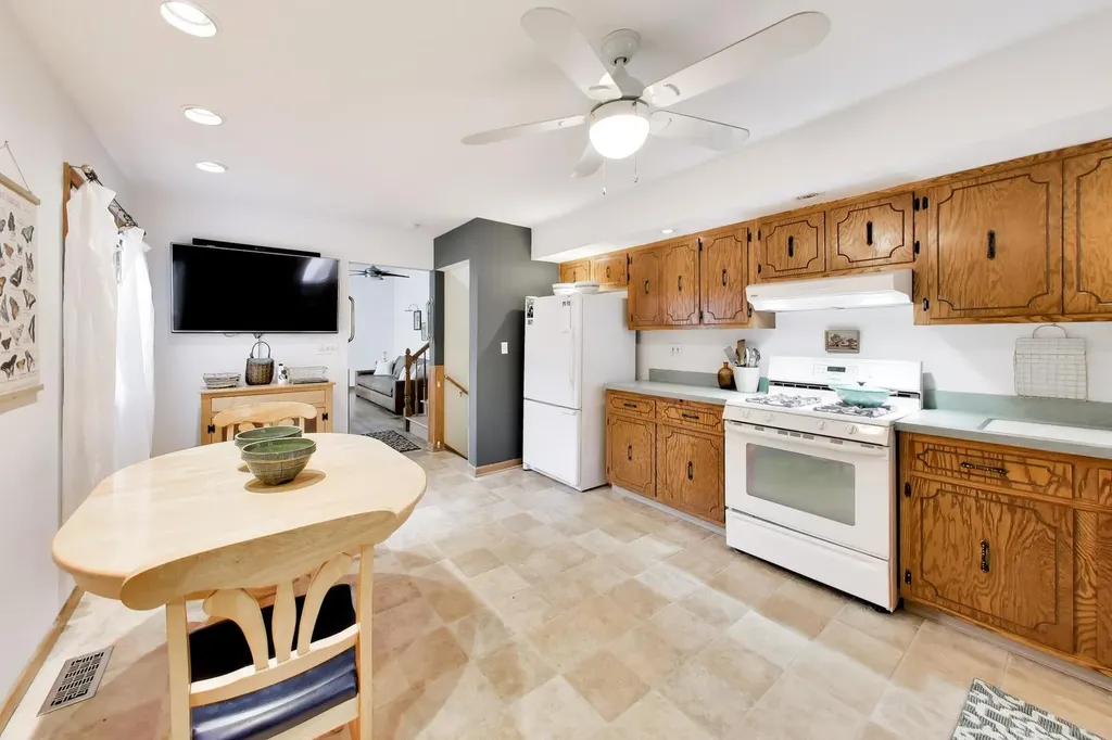 1233 Degener Avenue Elmhurst IL 60126