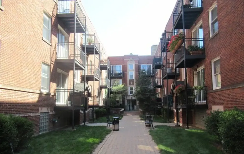3711 North Kenneth Avenue Chicago IL 60641