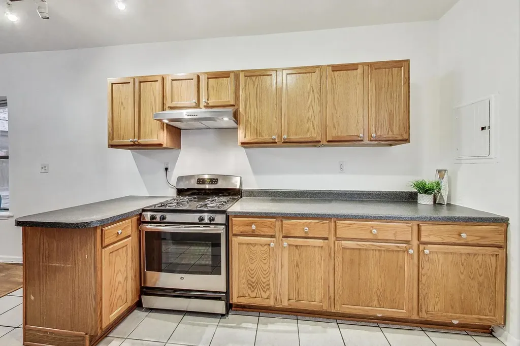 6209 South Dorchester Avenue Chicago IL 60637