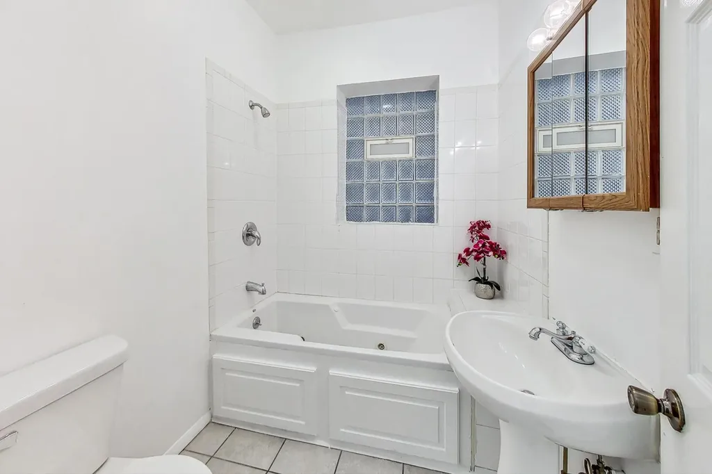 6209 South Dorchester Avenue Chicago IL 60637