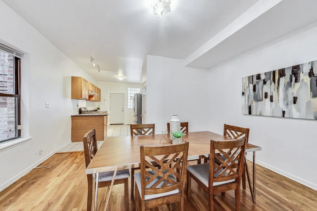 6209 South Dorchester Avenue Chicago IL 60637