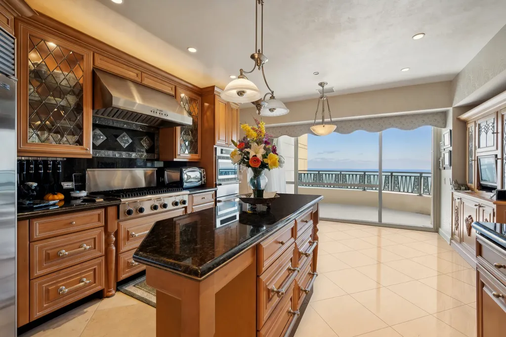800 North Michigan Avenue Chicago IL 60611