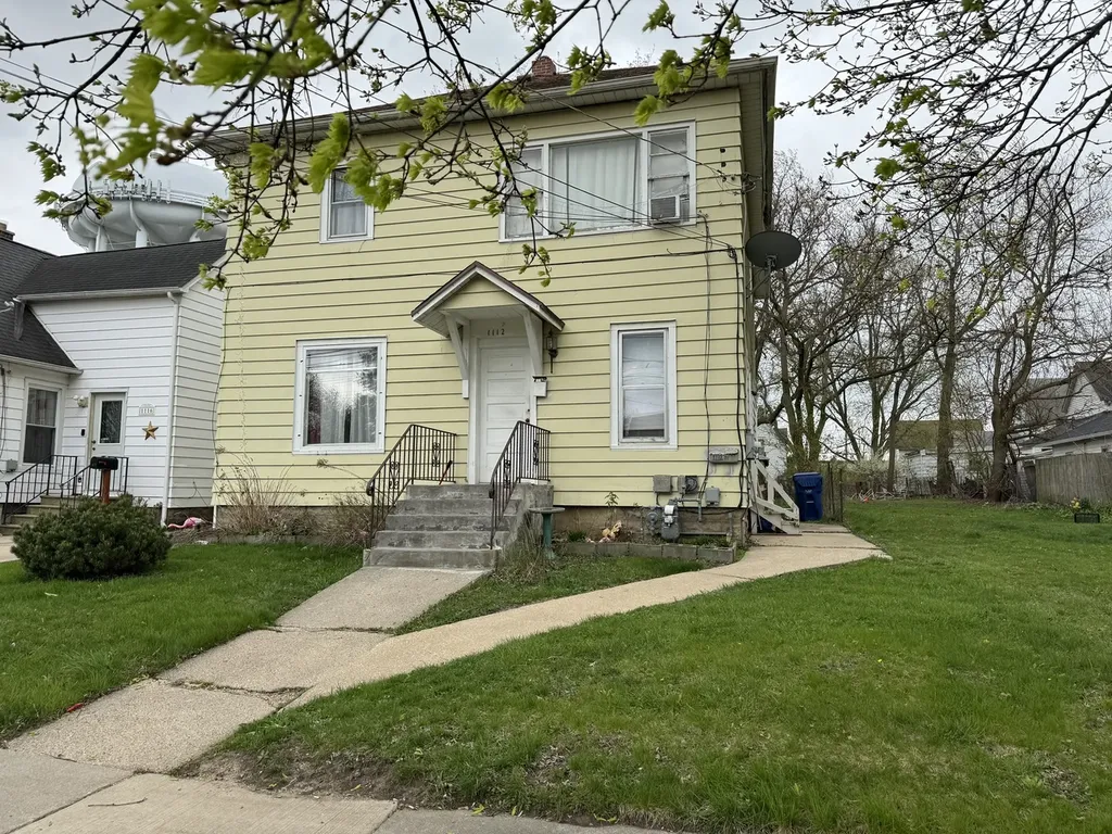 1112 Market Street Dekalb IL 60115