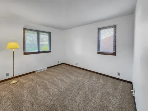 609 East Porter Avenue Watseka IL 60970