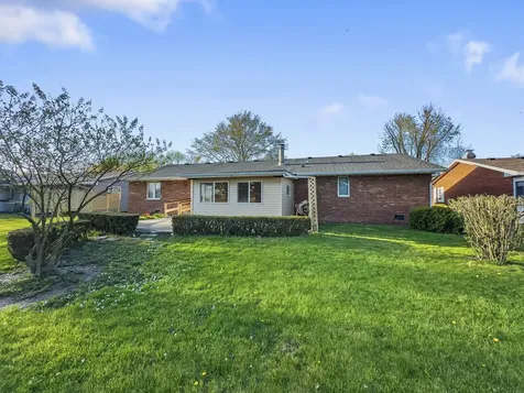 609 East Porter Avenue Watseka IL 60970