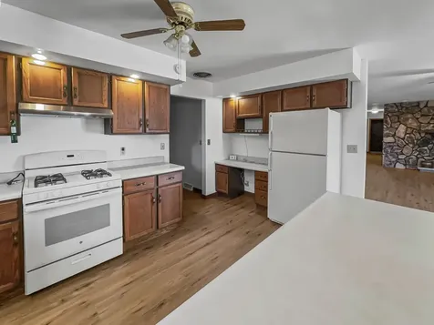 609 East Porter Avenue Watseka IL 60970