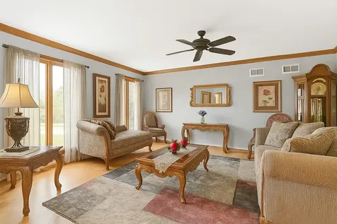 4 Windsor Court South Barrington IL 60010