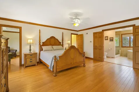 4 Windsor Court South Barrington IL 60010
