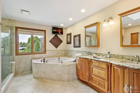 4 Windsor Court South Barrington IL 60010