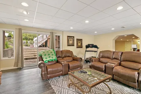 4 Windsor Court South Barrington IL 60010