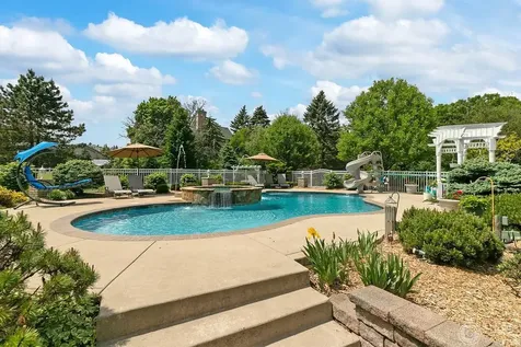 4 Windsor Court South Barrington IL 60010