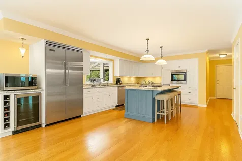 4 Windsor Court South Barrington IL 60010