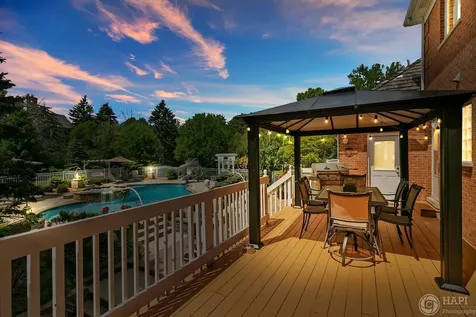 4 Windsor Court South Barrington IL 60010