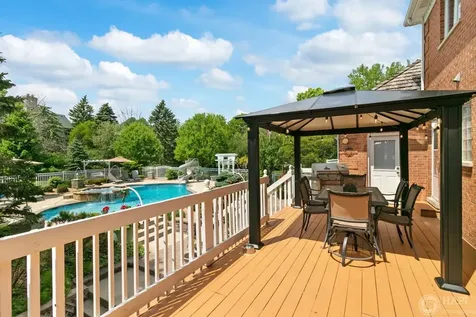4 Windsor Court South Barrington IL 60010